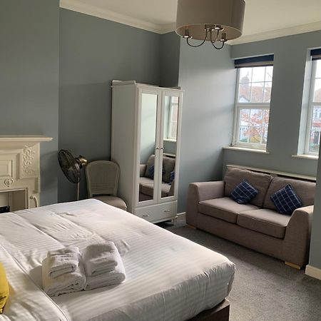 The Royal Oak Hotell Woodford Eksteriør bilde