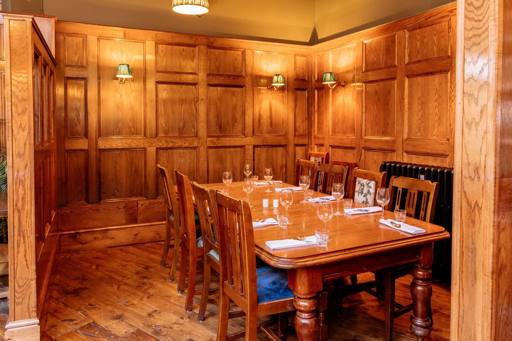 The Royal Oak Hotell Woodford Eksteriør bilde