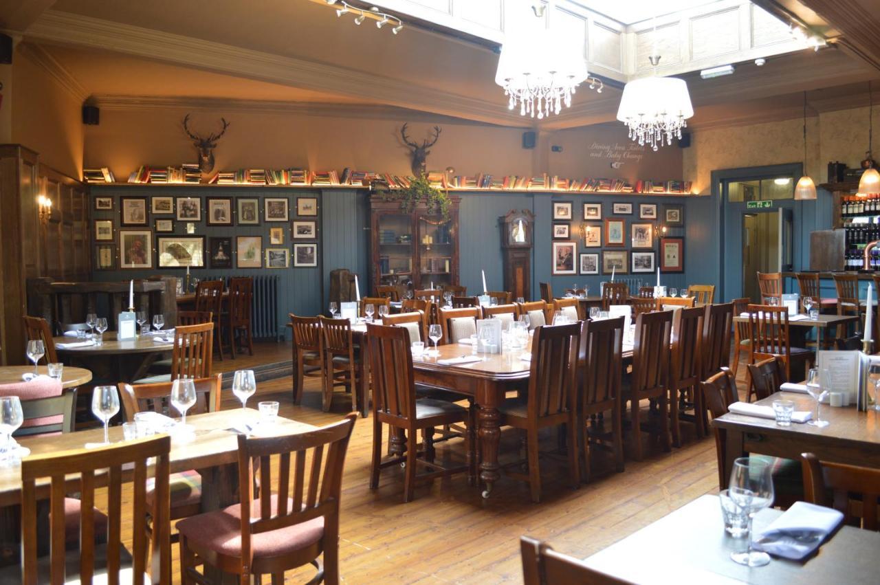 The Royal Oak Hotell Woodford Eksteriør bilde
