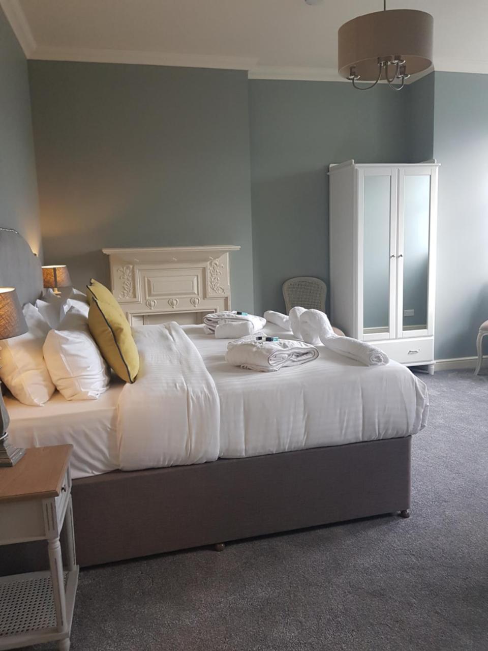 The Royal Oak Hotell Woodford Eksteriør bilde